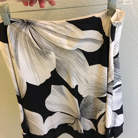WHBM Skirt - Picture 3 of 3